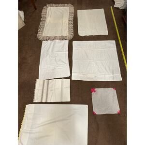 Vintage Linens Lot of 7  Pieces.